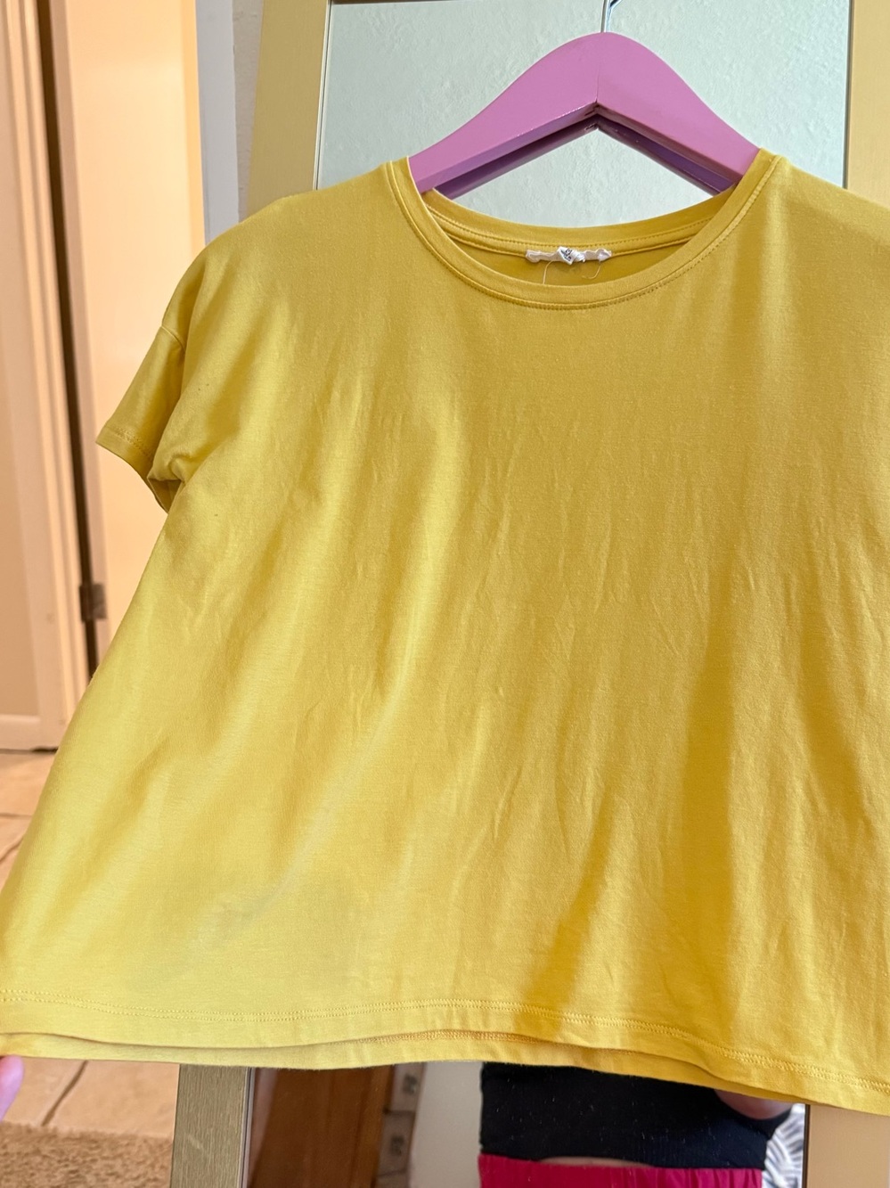 Kids Copper Key. Size M, Yellow Crewneck Short Sleeve Top